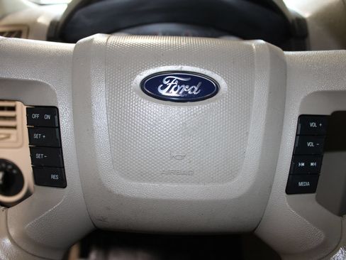 Used 2009 Ford Escape XLT FWD image 18