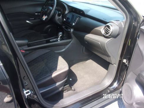 Used 2021 Nissan Kicks SV FWD image 12