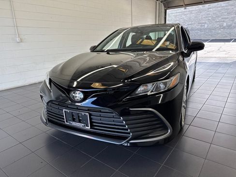 Used 2023 Toyota Camry LE FWD image 3