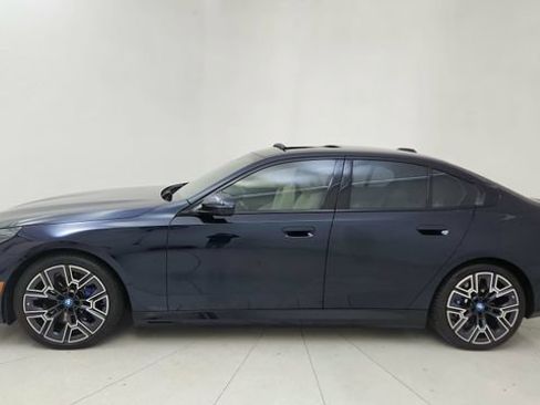 Used 2025 BMW i5 xDrive40 w/ M Sport Package image 3