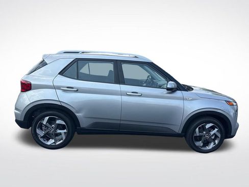 Certified 2023 Hyundai Venue SEL FWD image 6