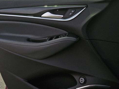 Used 2021 Buick Enclave Essence image 21