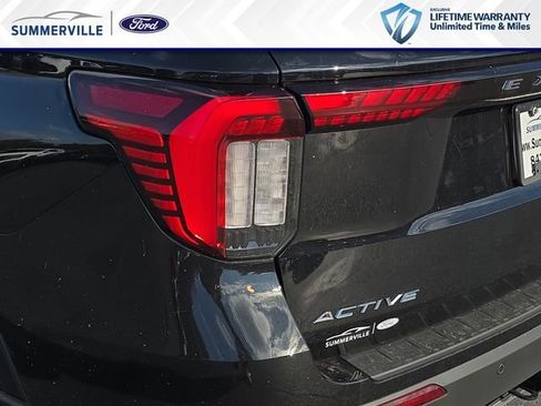 New 2026 Ford Explorer Active w/ Active Comfort Package RWD image 32