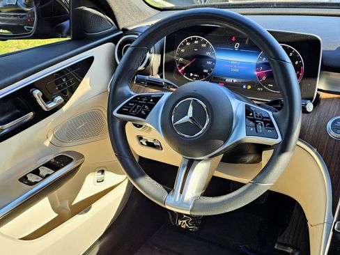 Used 2023 Mercedes-Benz C 300 4MATIC Sedan image 29