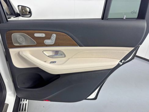 Used 2021 Mercedes-Benz GLS 580 4MATIC image 53