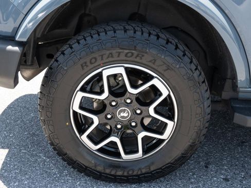 Used 2024 Ford Bronco Outer Banks AWD/4WD image 16