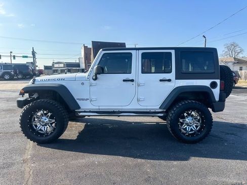 Used 2015 Jeep Wrangler Unlimited Rubicon image 4