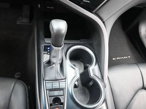 Used 2019 Toyota Camry XSE image 13