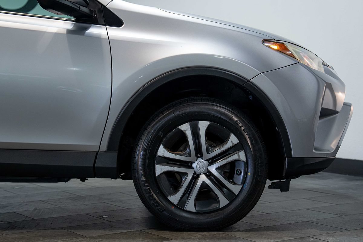 Used 2016 Toyota RAV4 LE FWD image 22