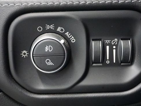 Used 2022 RAM 1500 Limited image 31