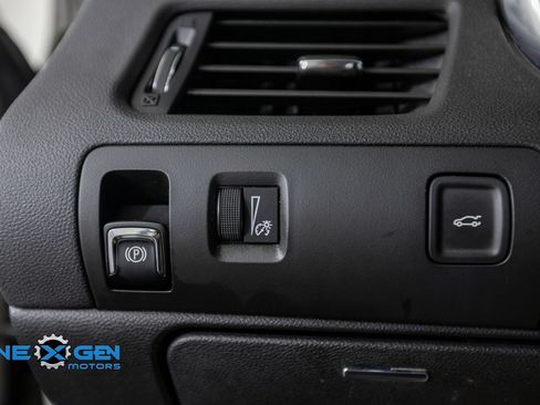 Used 2019 Chevrolet Impala LT w/ Sunroof and Spoiler Package FWD image 13