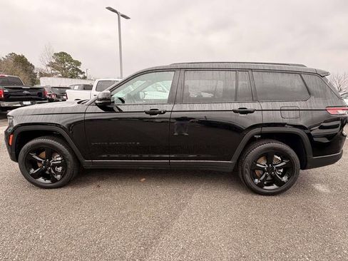 New 2025 Jeep Grand Cherokee L Limited w/ Black Appearance Package AWD/4WD image 5