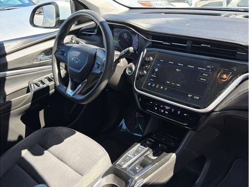 Used 2023 Chevrolet Bolt EUV LT w/ Driver Confidence Package FWD image 6