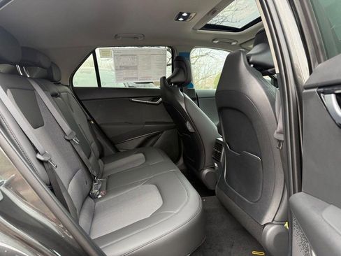New 2026 Kia Niro EX image 5