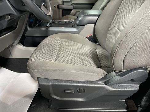 Used 2022 Ford F250 XLT w/ Black Appearance Package image 12