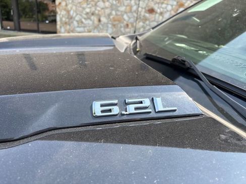 Used 2023 Chevrolet Silverado 1500 ZR2 image 9