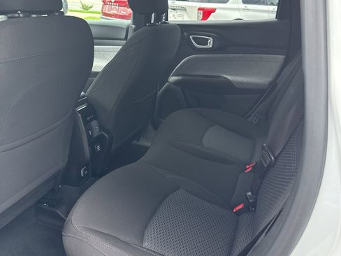 Used 2024 Jeep Compass Sport image 23