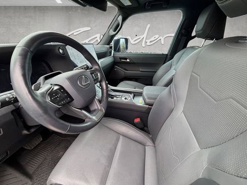 Used 2024 Lexus GX 550 w/ Accessory Package (Z1) image 19