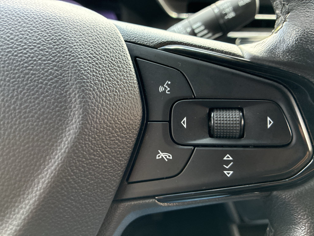 Used 2023 Chevrolet Bolt EUV LT w/ Convenience Package FWD image 25