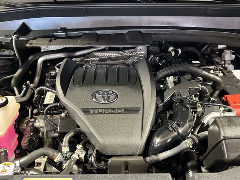 Used 2024 Toyota Grand Highlander AWD image 31