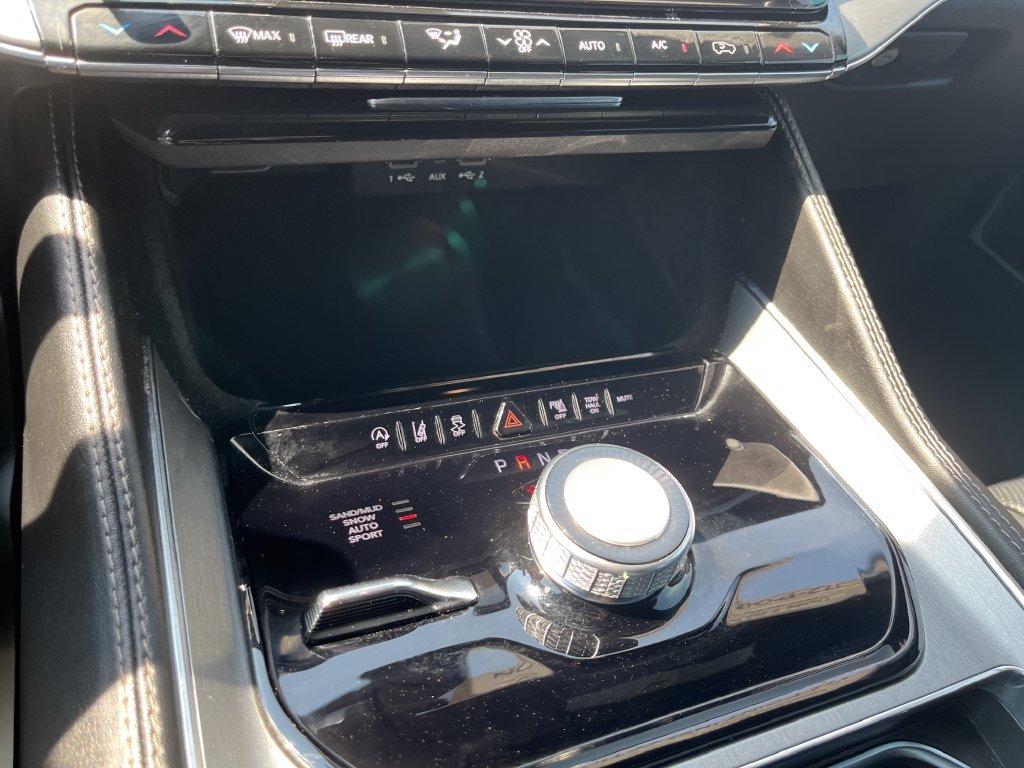 Used 2023 Jeep Wagoneer L Series II AWD/4WD image 20