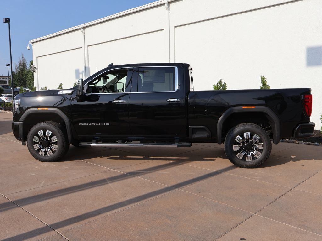 New 2026 GMC Sierra 2500 Denali w/ Denali Reserve Package AWD/4WD image 2