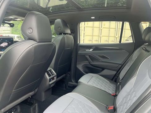 New 2026 Volkswagen Tiguan SEL R-Line AWD/4WD image 21