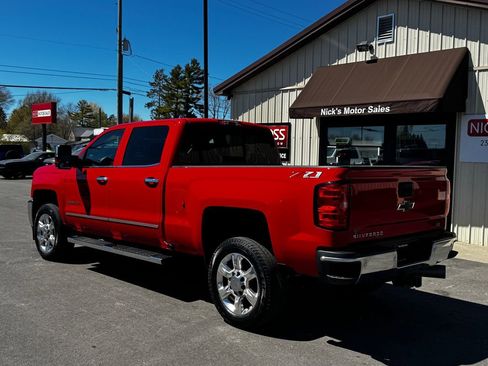 Used 2019 Chevrolet Silverado 2500 LTZ w/ LTZ Plus Package AWD/4WD image 4