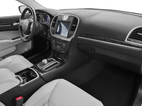 Used 2016 Chrysler 300 C AWD/4WD image 10