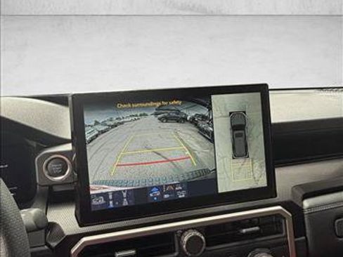 Certified 2025 Toyota 4Runner Limited w/ Tow Technology Package AWD/4WD image 10