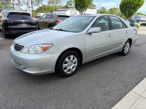 Used 2002 Toyota Camry LE FWD image 4