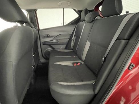 Used 2020 Nissan Kicks SV image 40