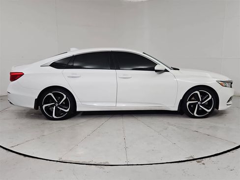 Used 2019 Honda Accord Sport image 7