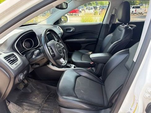 Used 2019 Jeep Compass Latitude w/ Popular Equipment Group AWD/4WD image 12