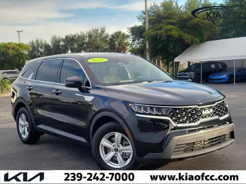 Certified 2023 Kia Sorento LX FWD image 1