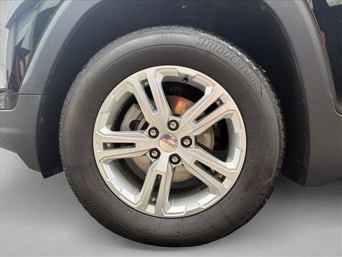 Used 2024 GMC Terrain SLE AWD/4WD image 6