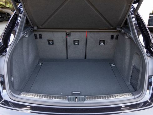 New 2025 Porsche Macan image 45