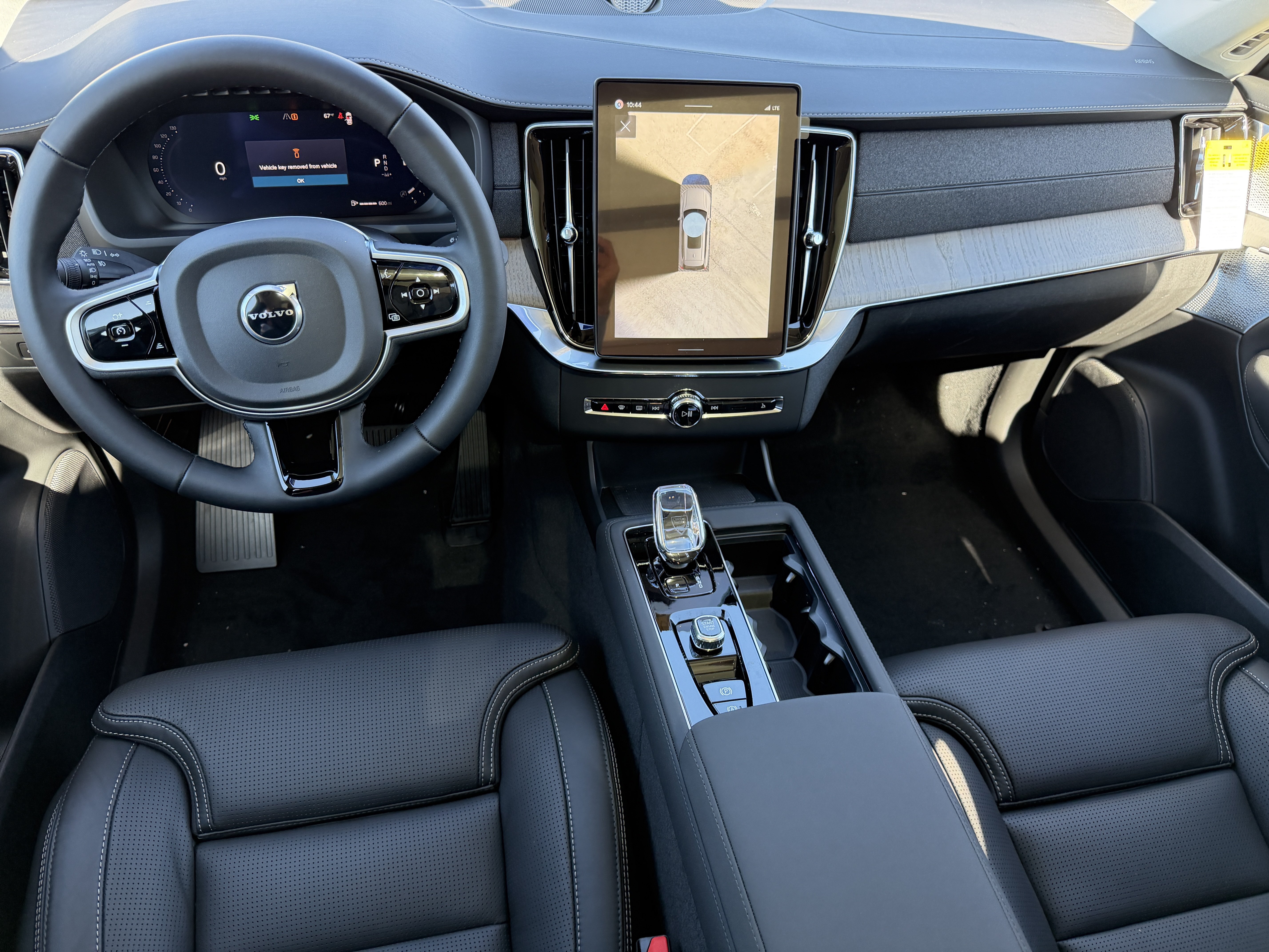 New 2026 Volvo XC90 B5 Ultra w/ Protection Package AWD/4WD image 12