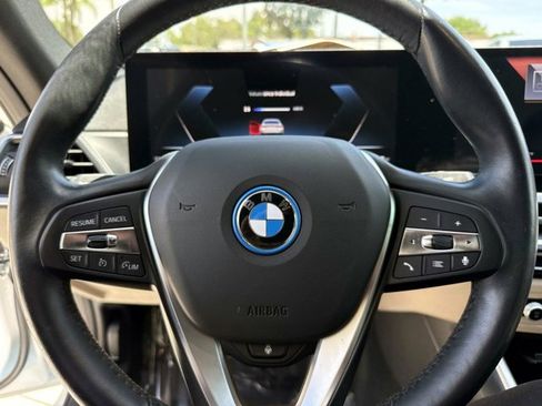Certified 2023 BMW i4 eDrive40 w/ Premium Package RWD image 31