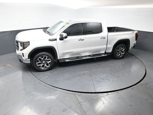 Used 2024 GMC Sierra 1500 SLT w/ SLT Premium Plus Package AWD/4WD image 19