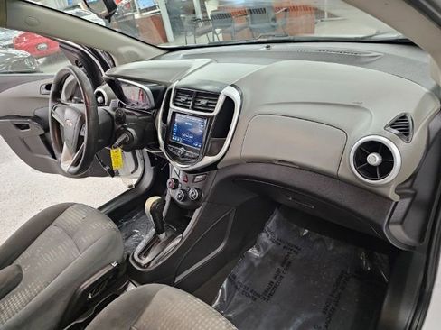 Used 2018 Chevrolet Sonic LT image 8