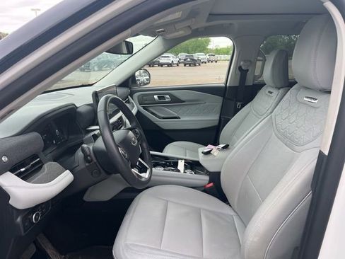 Used 2025 Ford Explorer Platinum w/ Ultimate Package AWD/4WD image 15