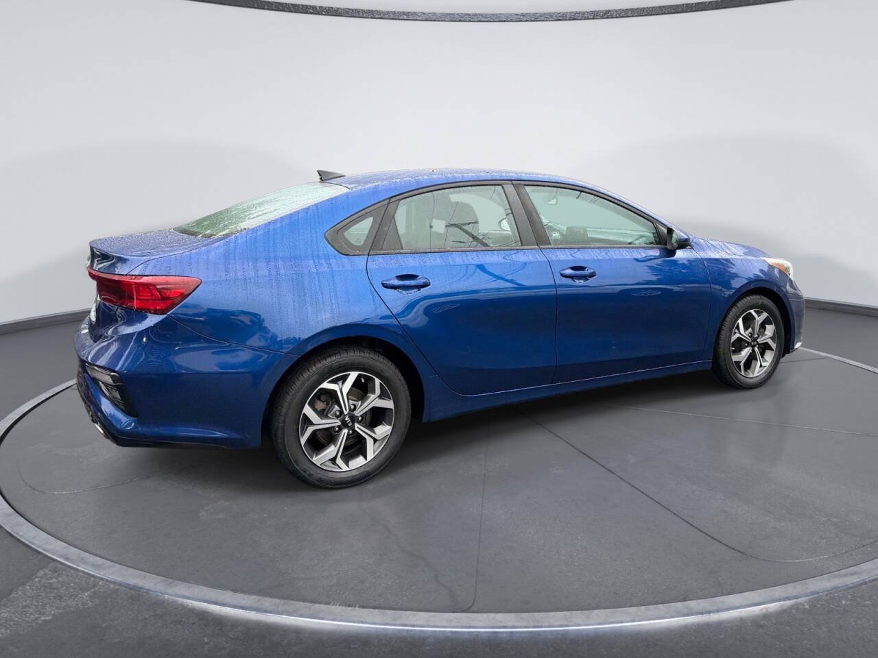 Used 2019 Kia Forte LXS FWD image 4