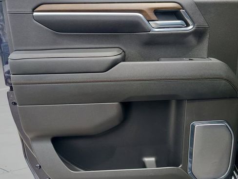 Used 2023 Chevrolet Silverado 1500 High Country w/ Technology Package image 11