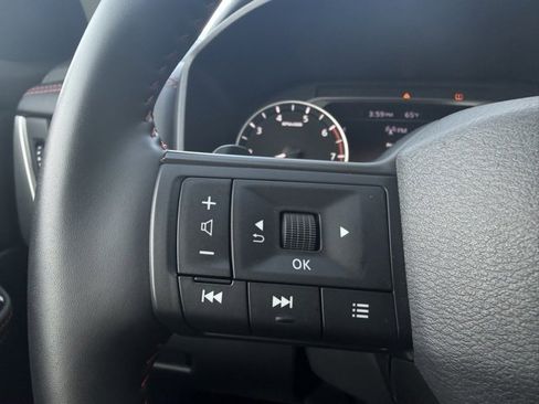 Certified 2025 Nissan Rogue SV image 18