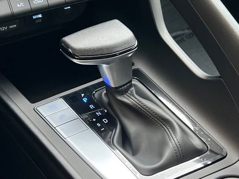 New 2026 Hyundai Elantra SE image 18