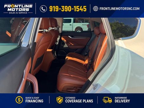 Used 2017 Maserati Levante w/ Luxury Package AWD/4WD image 13