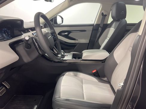 Used 2025 Land Rover Range Rover Evoque Dynamic SE image 11