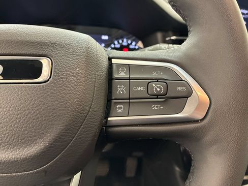 Used 2025 Jeep Compass Limited AWD/4WD image 23