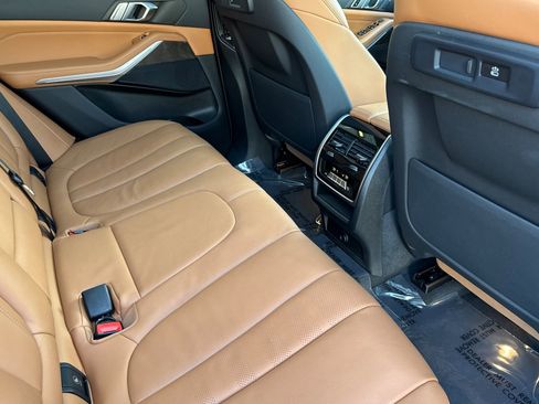 Used 2022 BMW X5 xDrive40i w/ Premium Package image 30